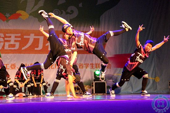 我院在首届山东省大中专学生社团节街舞大赛中荣获一等奖